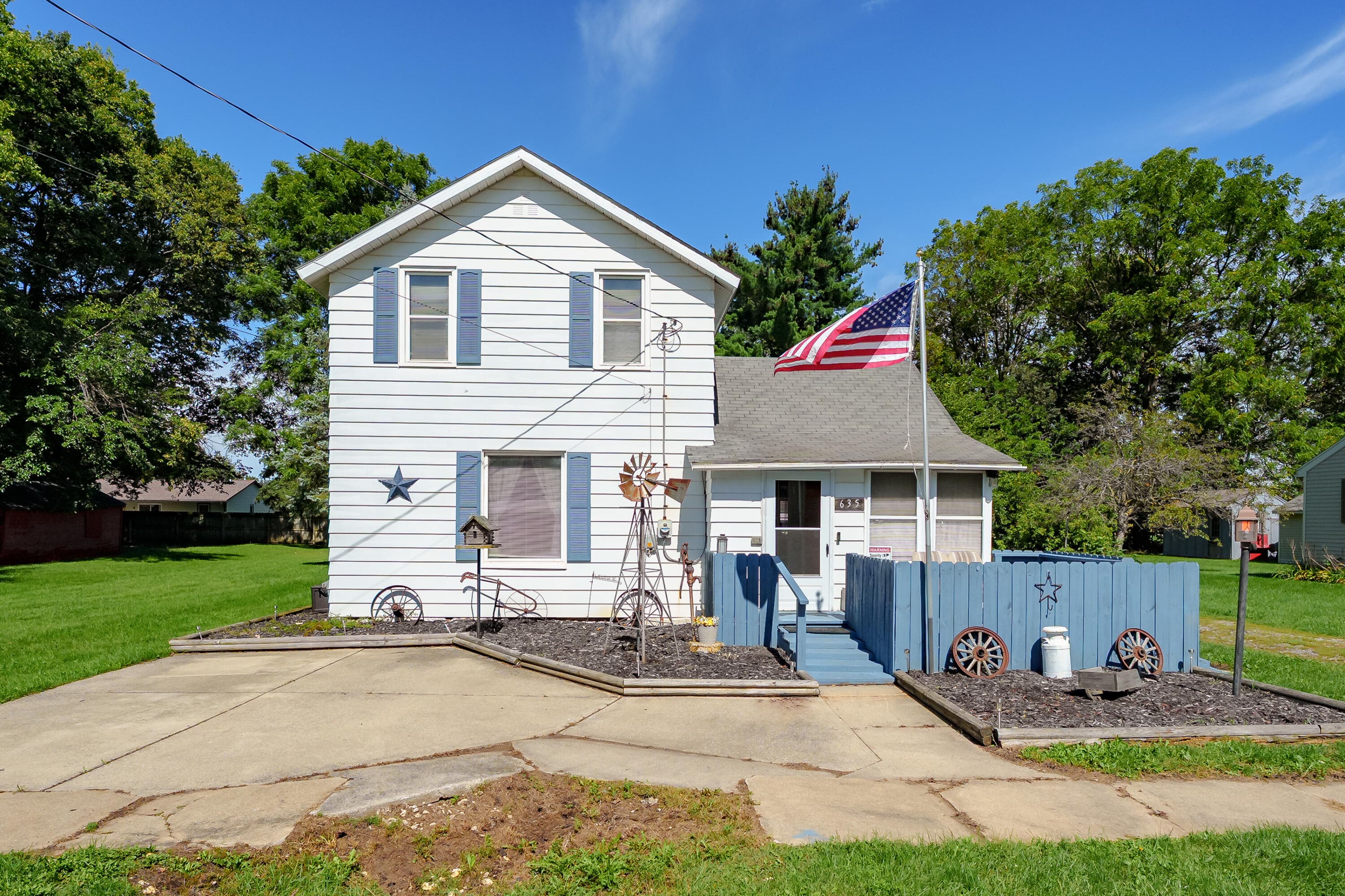 635 Osterhout Street, Schoolcraft, MI 49087