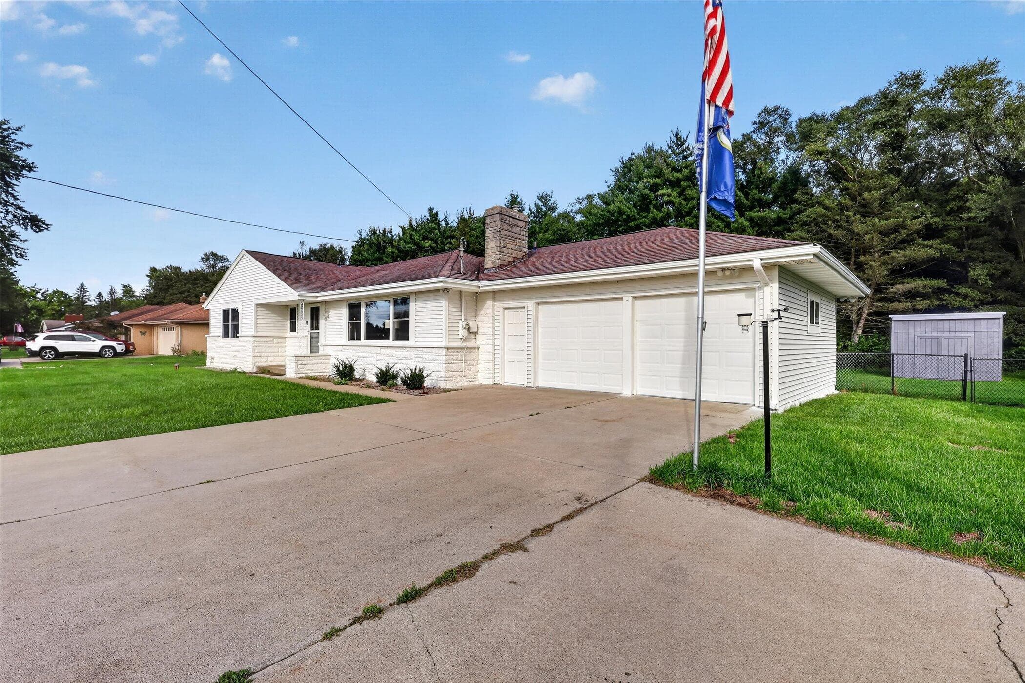 6896 N Riverview Drive, Kalamazoo, MI 49004