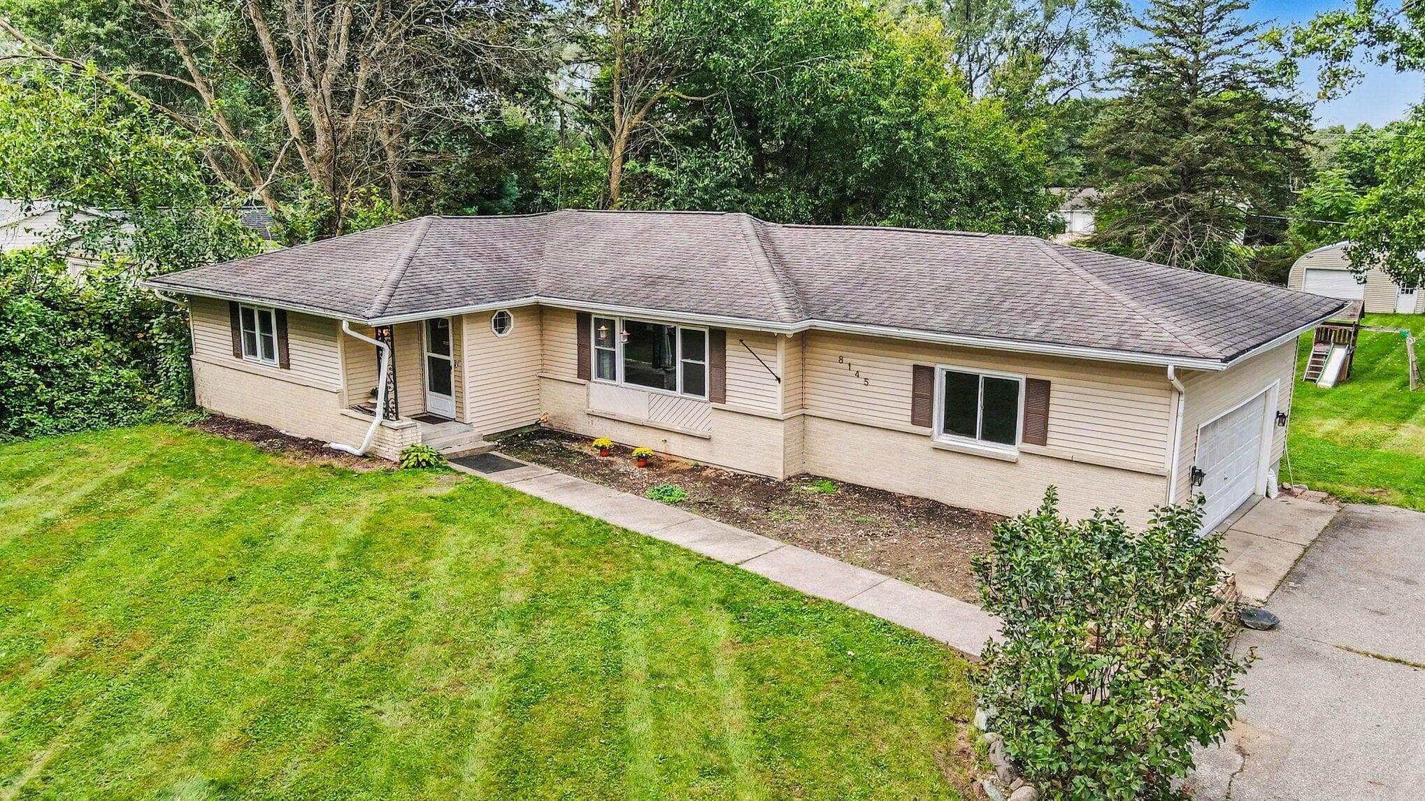 8145 N 27th Street, Richland, MI 49083