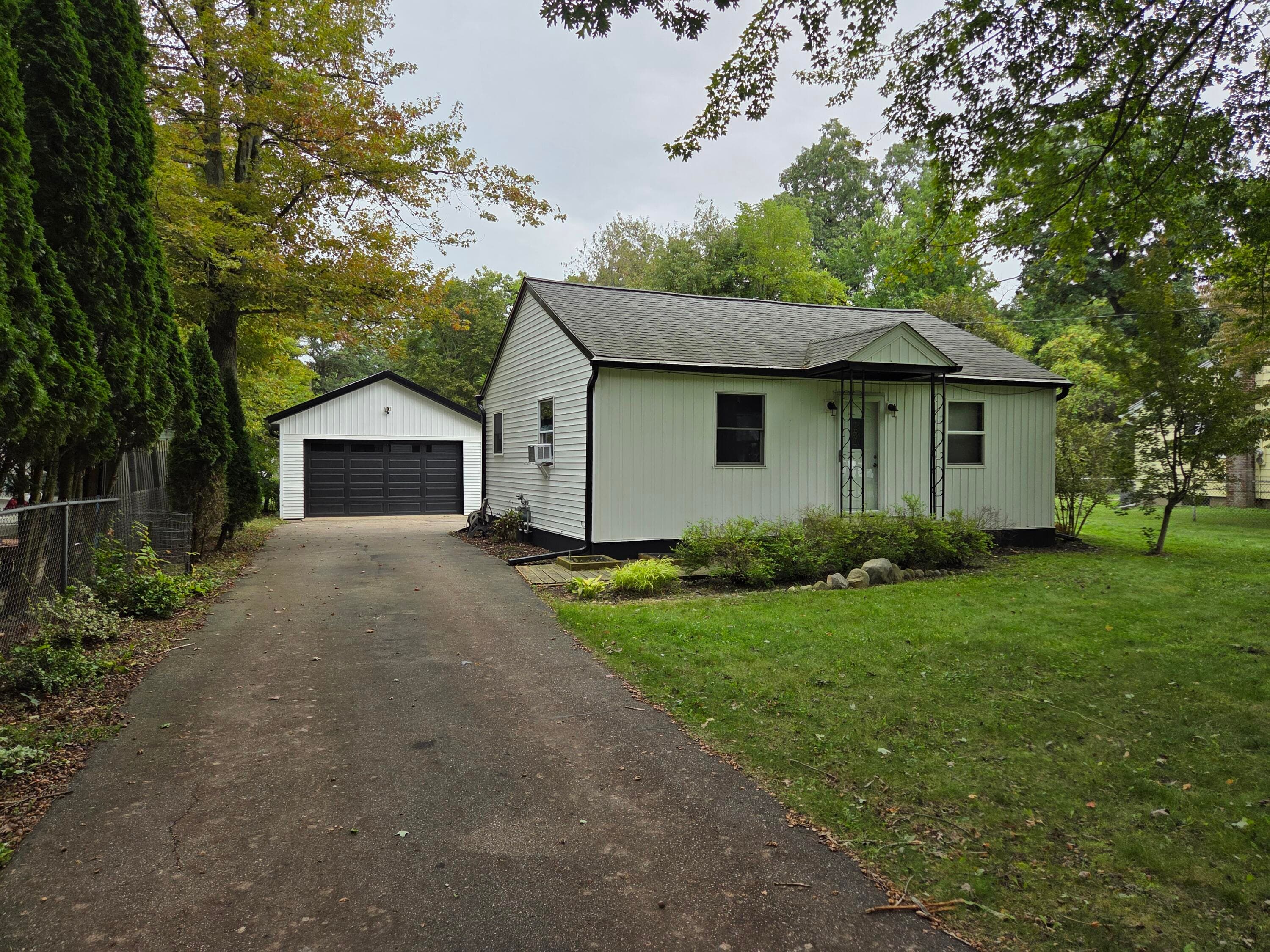 330 Robertson Avenue, Battle Creek, MI 49015