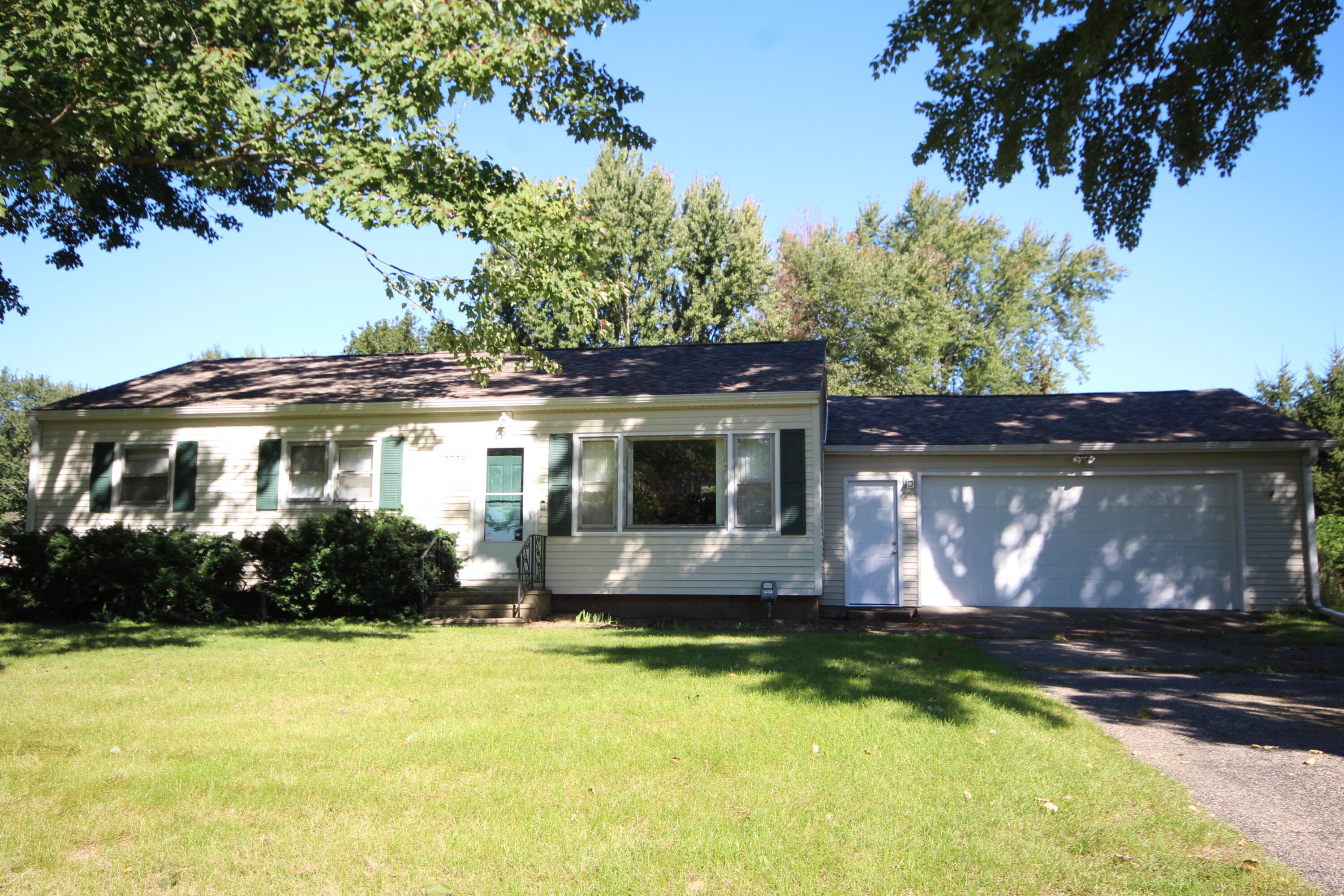 13738 E Tremblay Drive, Vicksburg, MI 49097