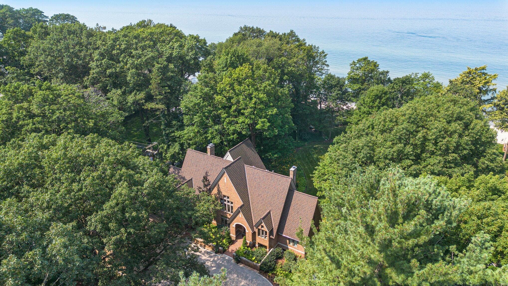 5285 Lakeshore Holland MI 49424