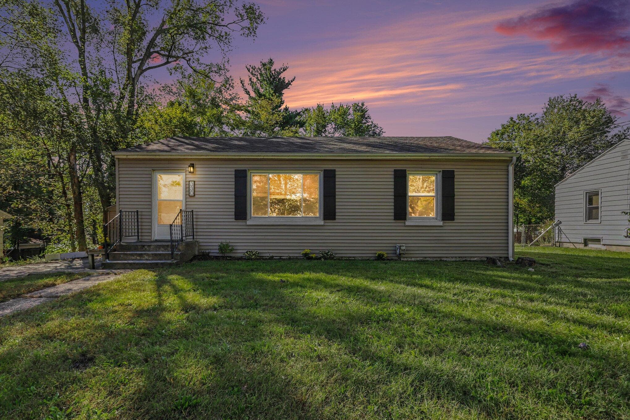 330 E Van Hoesen Boulevard, Portage, MI 49002