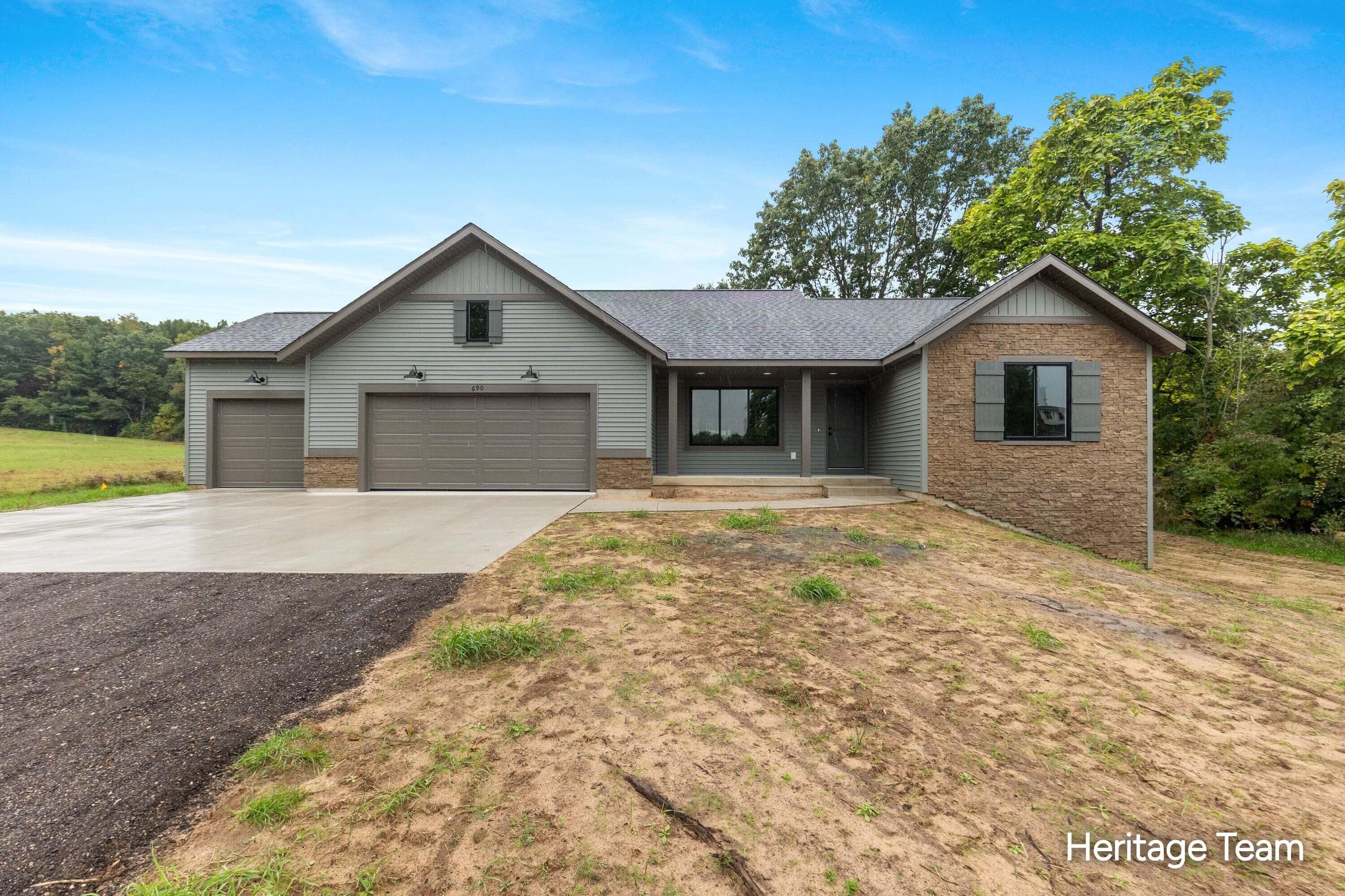 690 Pierce Road, Plainwell, MI 49080