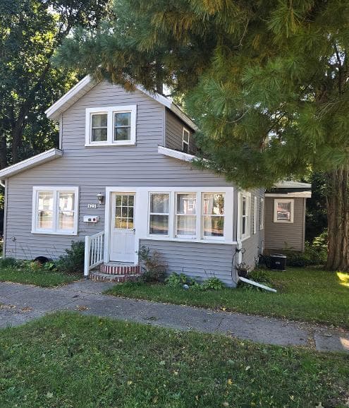 629 W Maple Street, Wayland, MI 49348