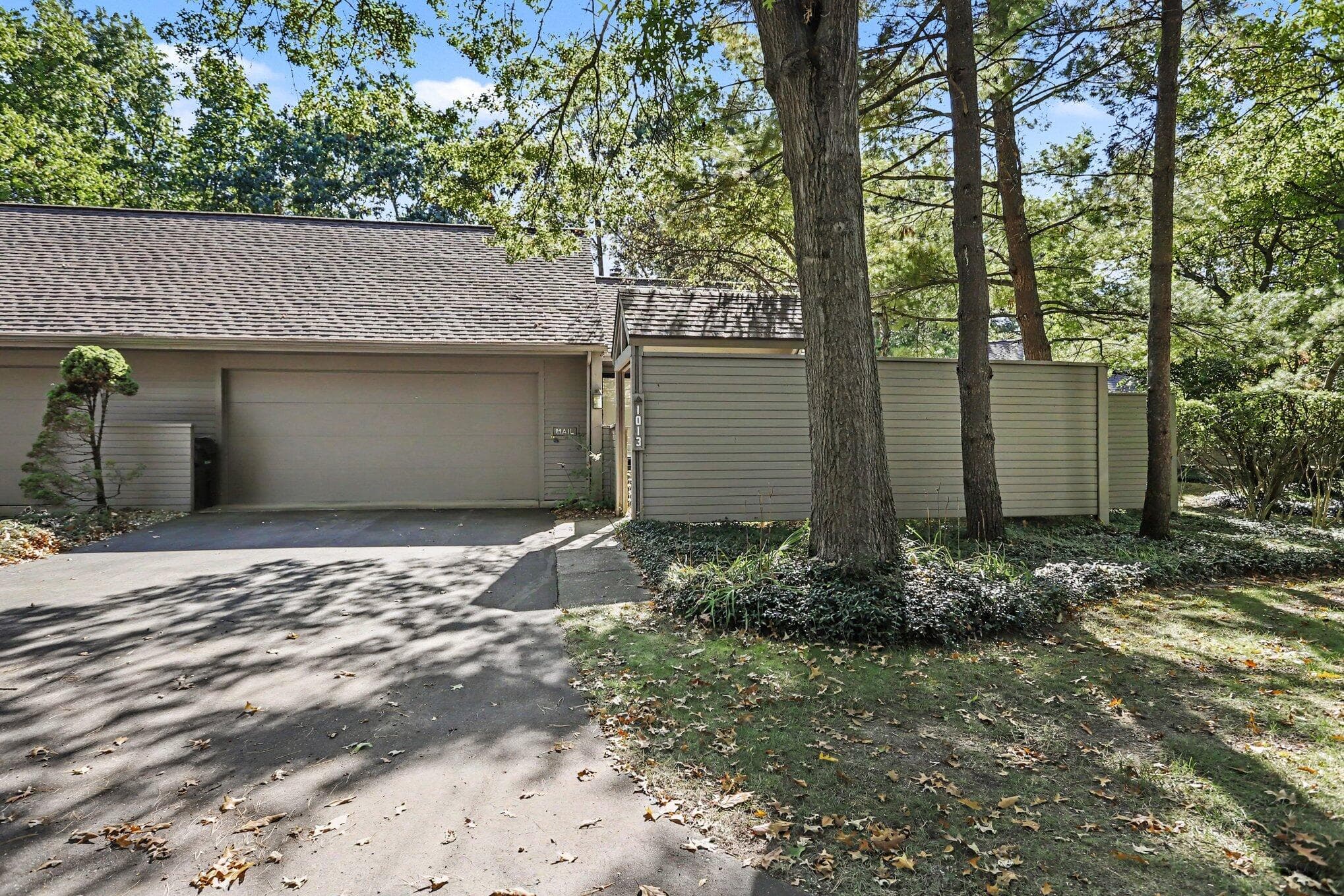 1013 Essex Circle, Kalamazoo, MI 49008