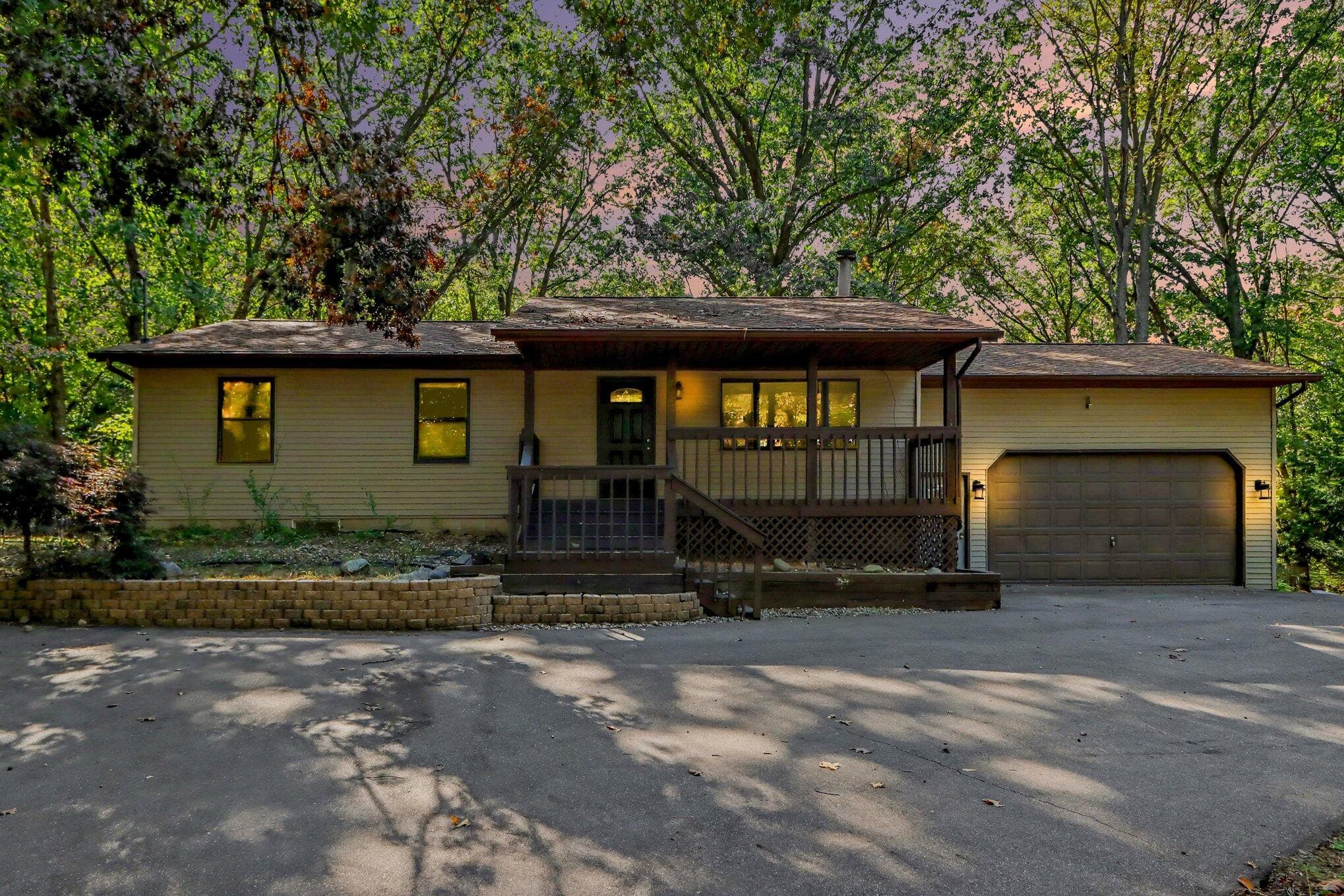 8329 W Kl Avenue, Kalamazoo, MI 49009