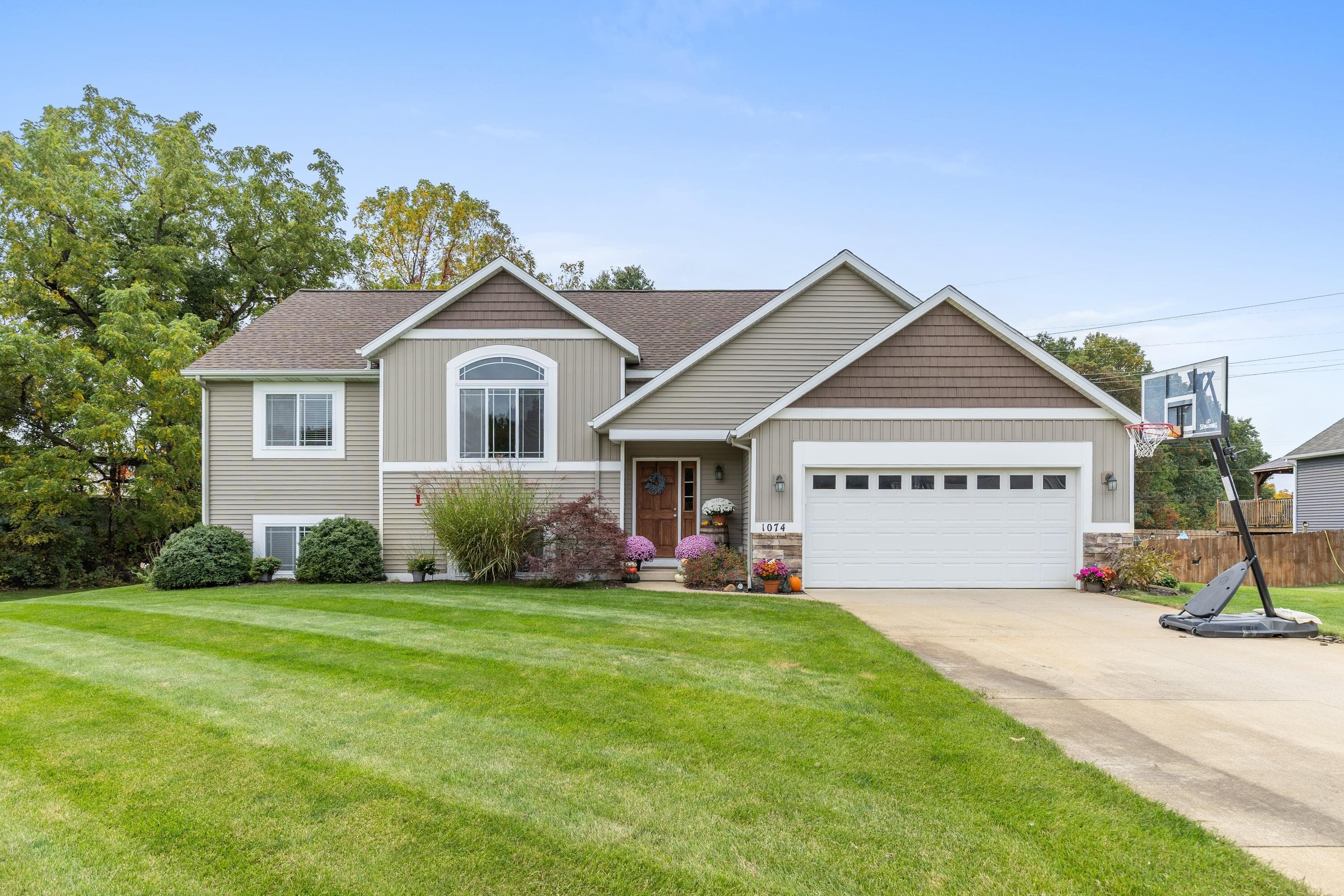 1074 Serenity Ridge Drive, Wayland, MI 49348