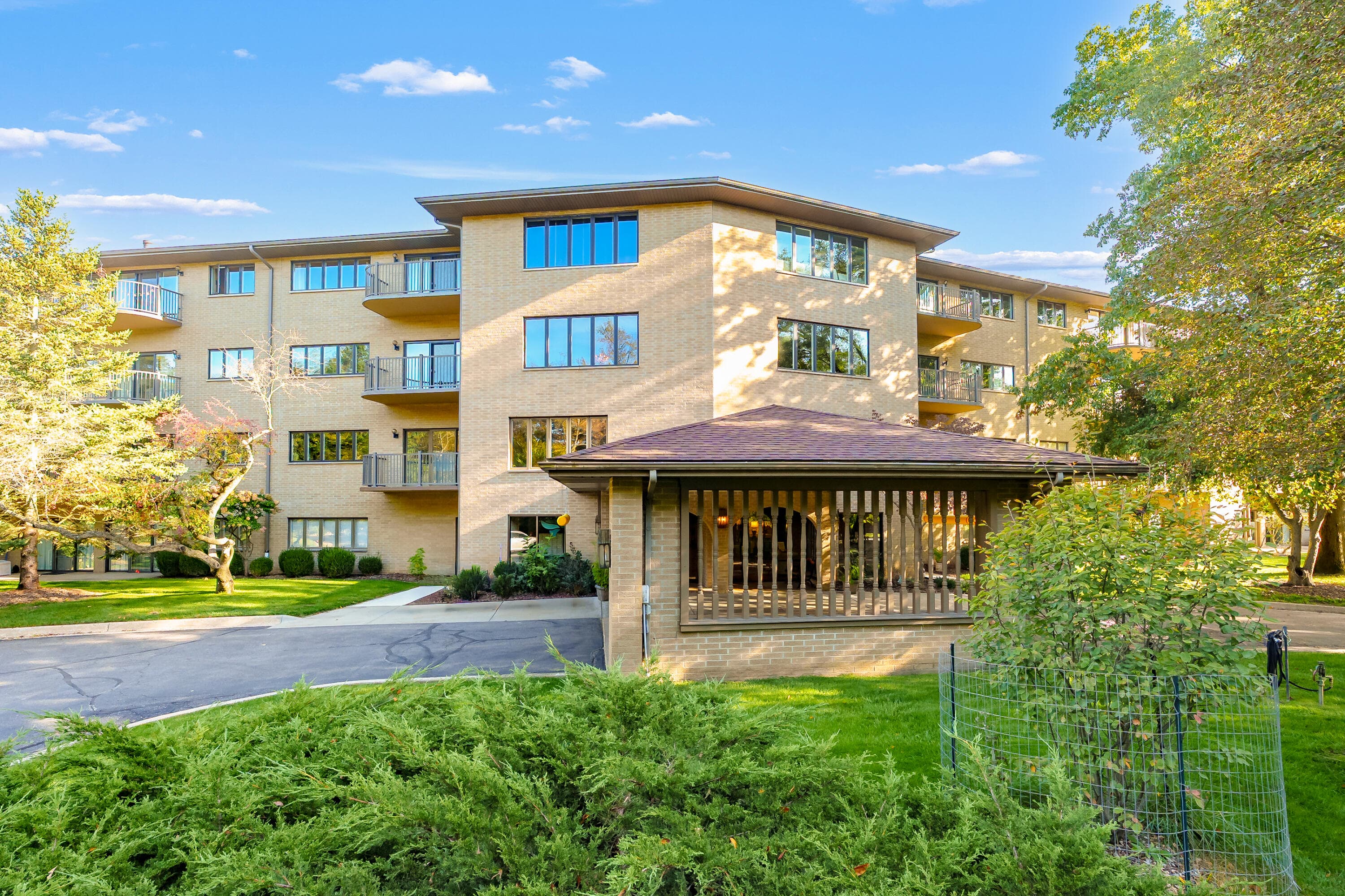 4040 Greenleaf Circle 408, Kalamazoo, MI 49008