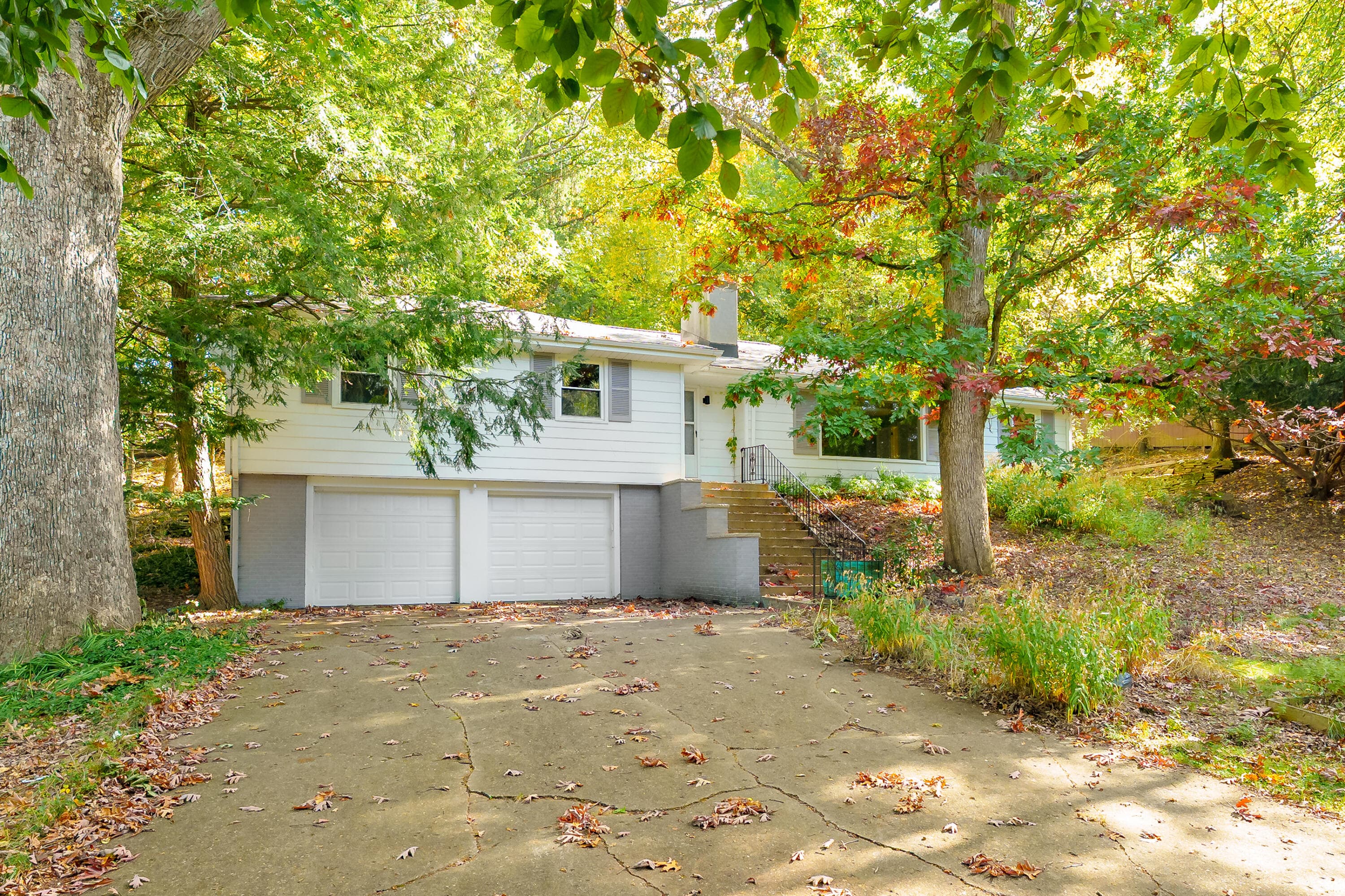 2211 Rambling Road, Kalamazoo, MI 49008