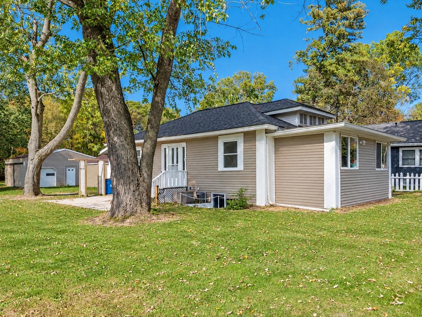 Primary property photo