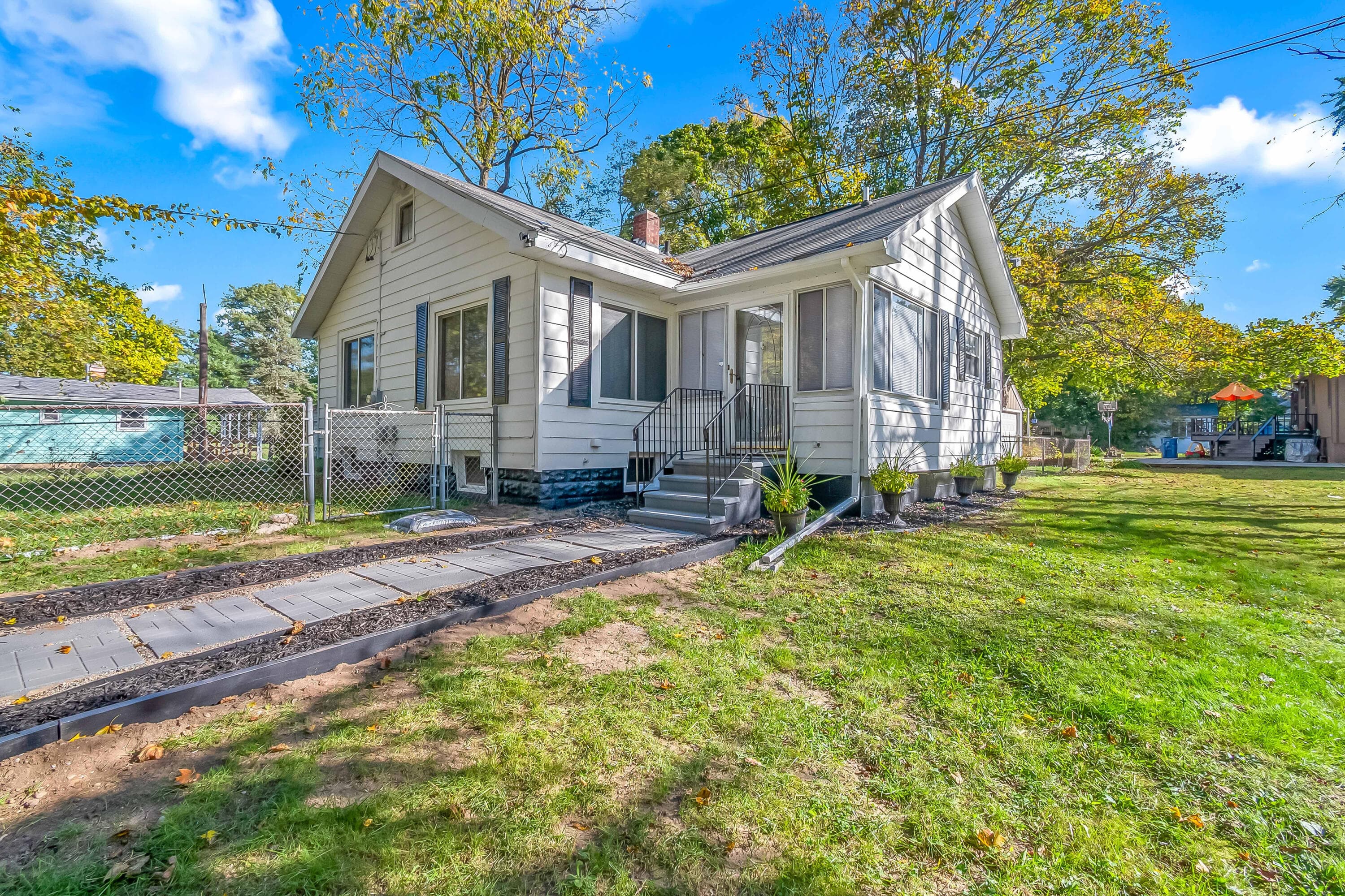 Primary property photo