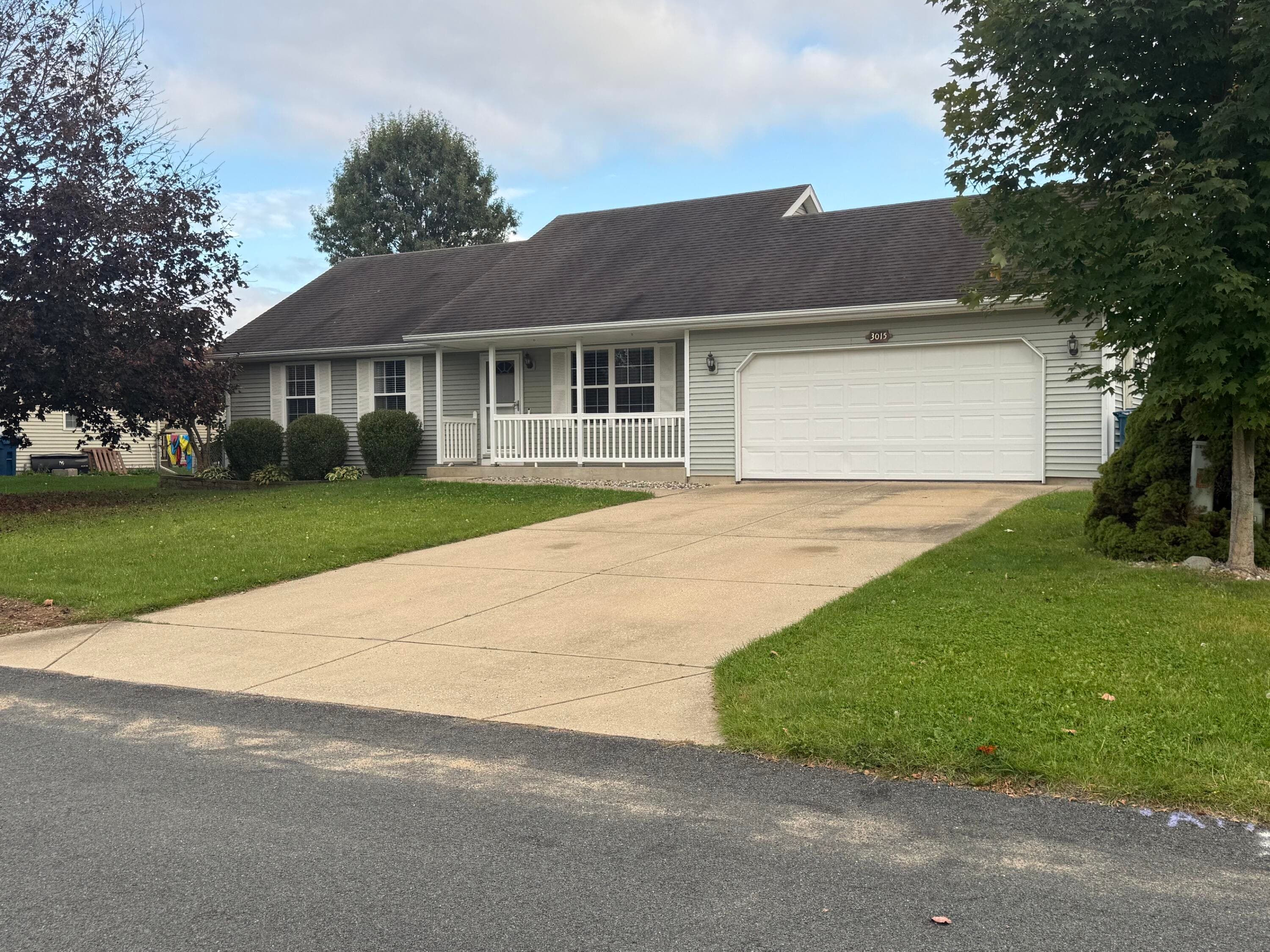 3015 Mandarin Grove Lane, Kalamazoo, MI 49004
