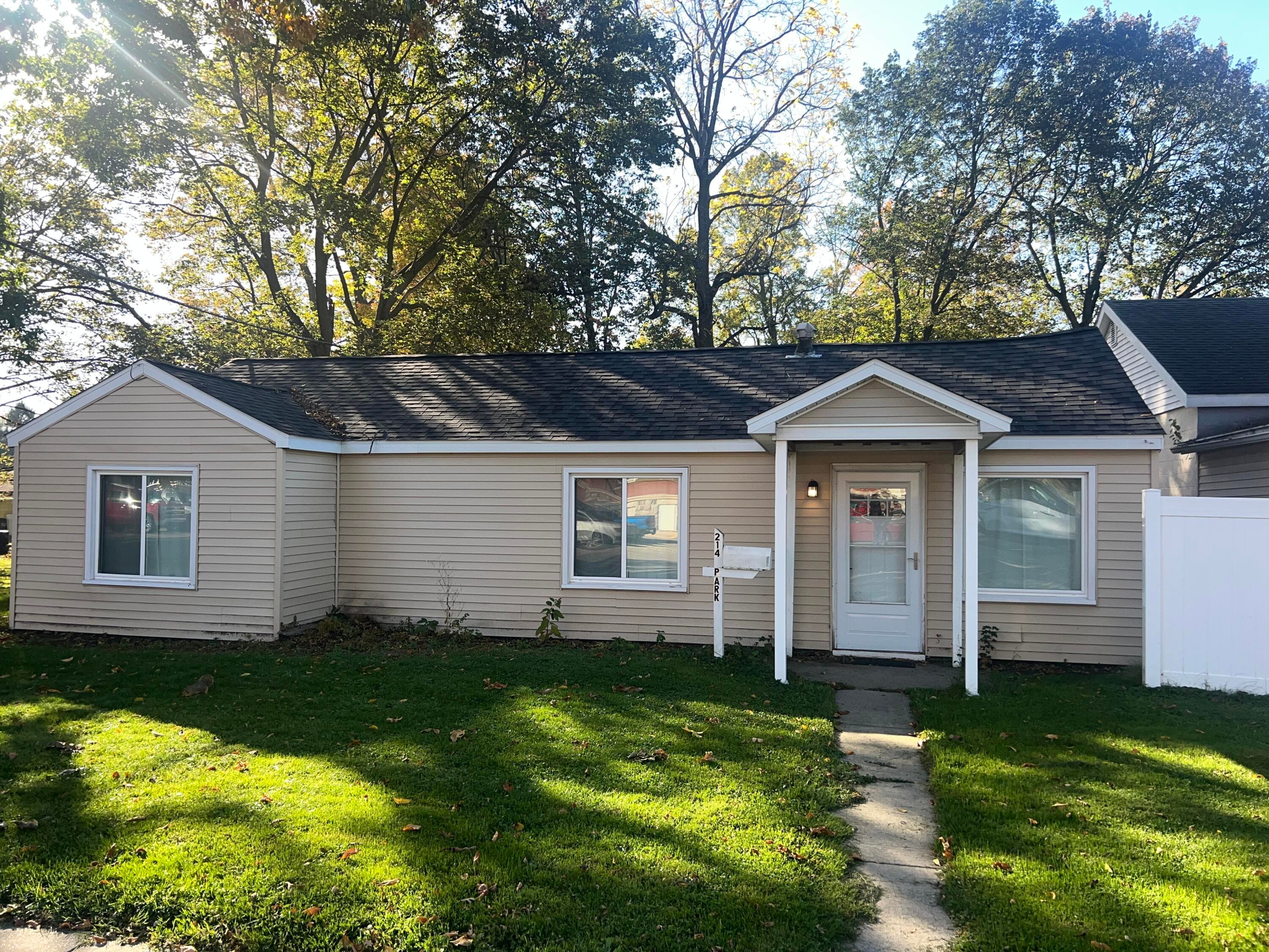 403 S Kalamazoo Street, Vicksburg, MI 49097