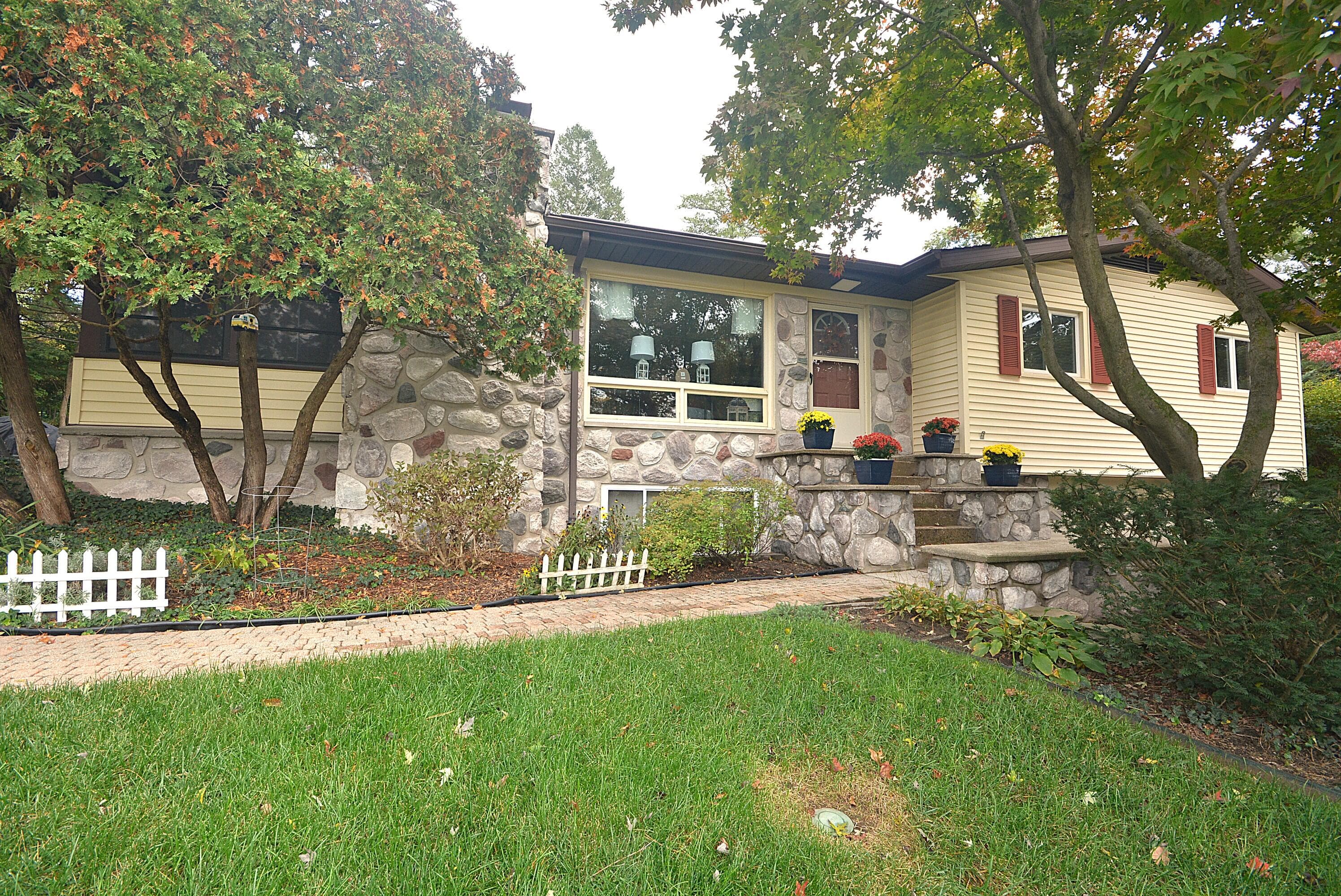 Primary property photo
