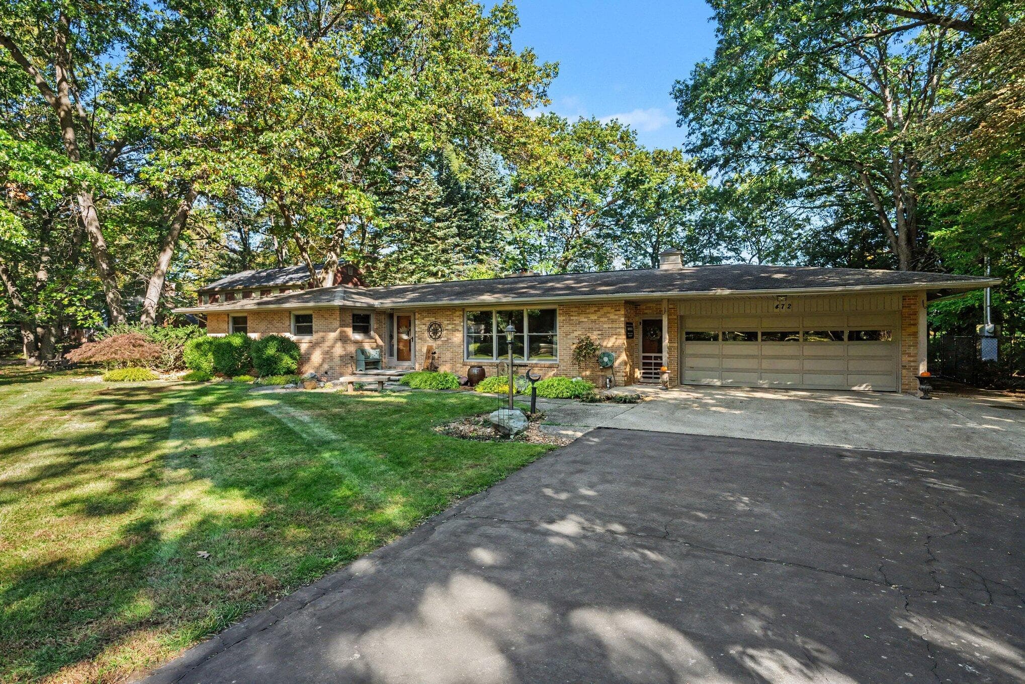 472 Lake Drive, Allegan, MI 49010