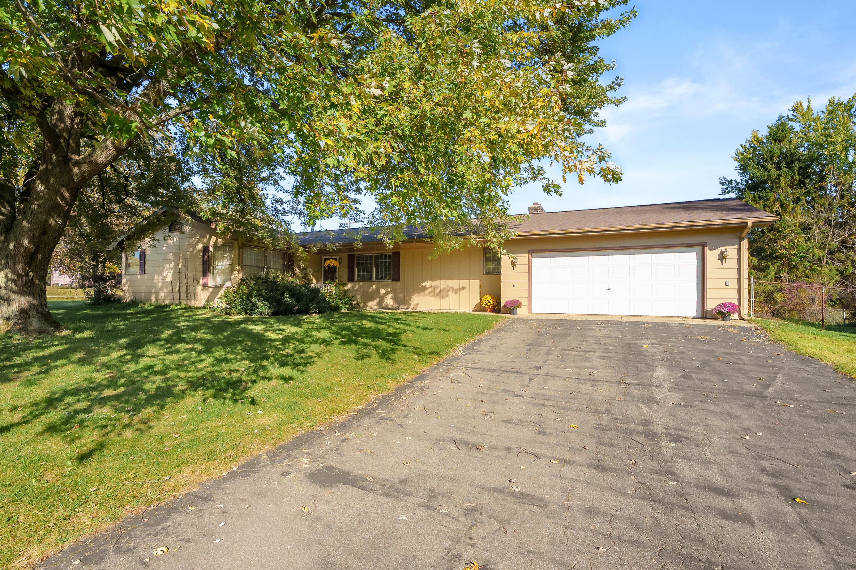 630 Hillcrest Road, Paw Paw, MI 49079