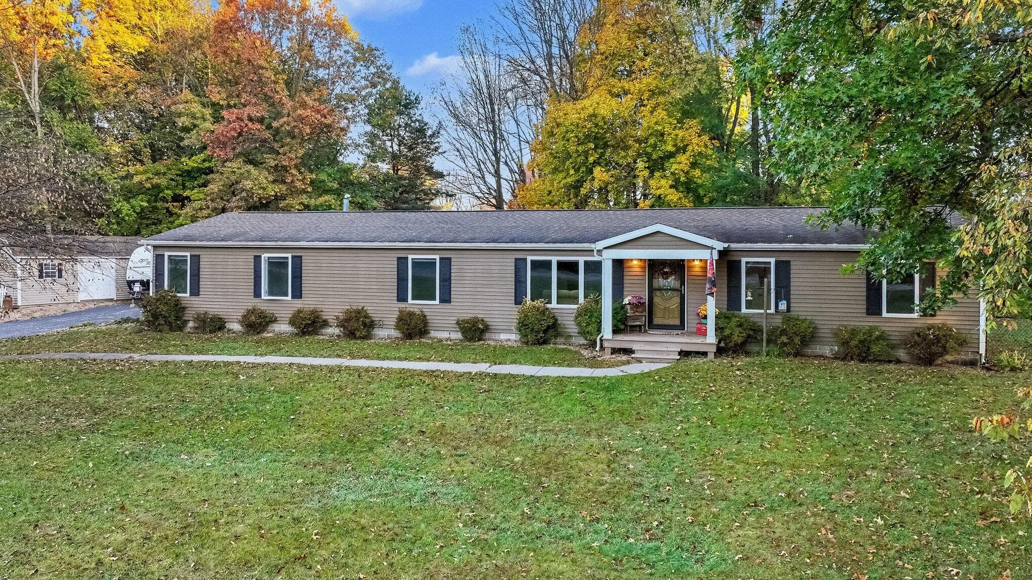 33022 Fredrick Street, Paw Paw, MI 49079